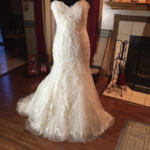 David Tutera Bridal Gown - Style 215274 - Size 14